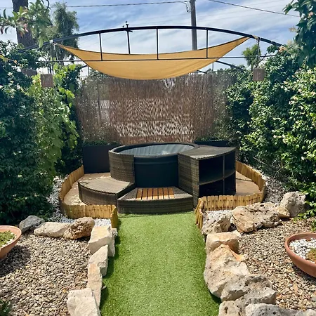 La Linea Dell'orizzonte Alberobello